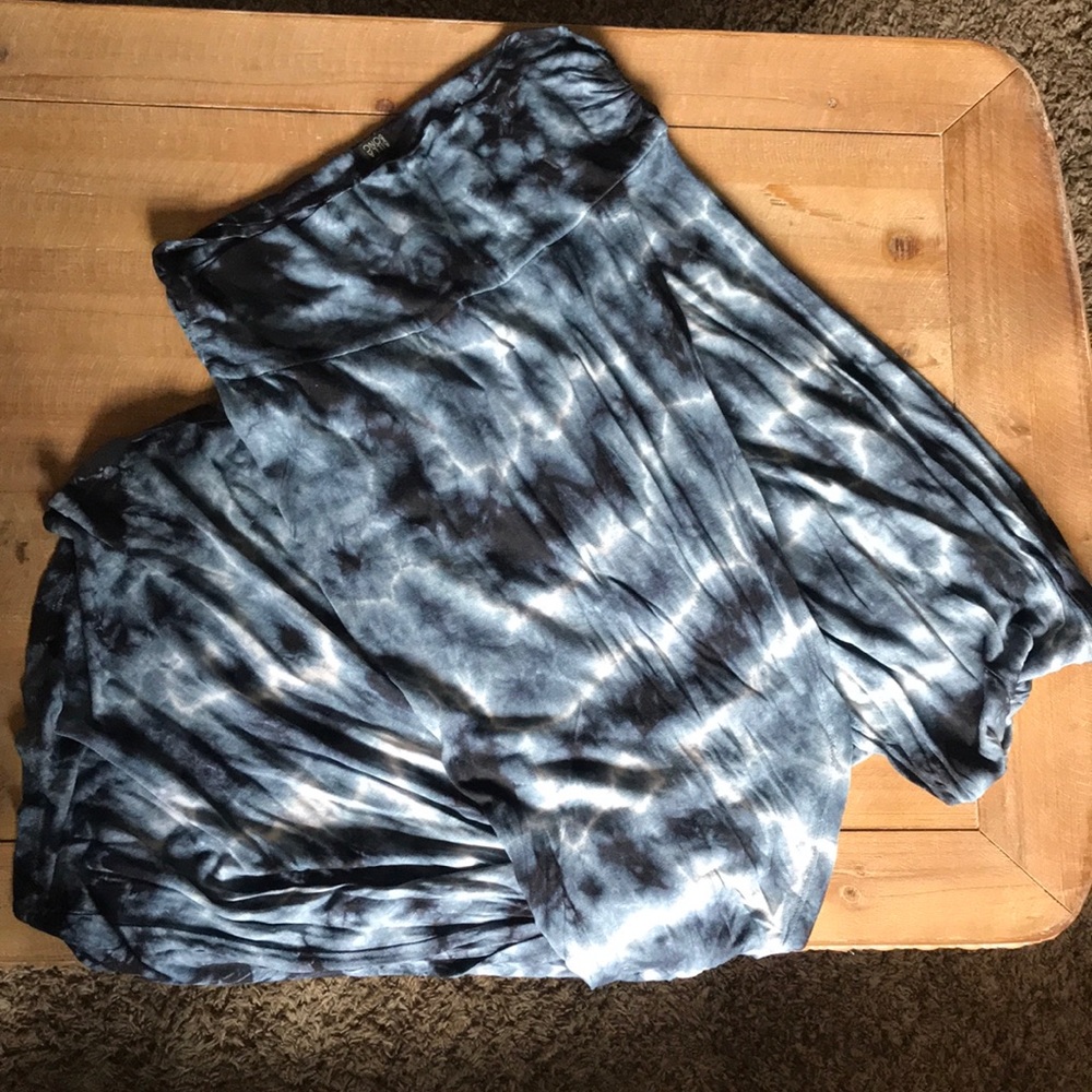 High low tie dye skirt.